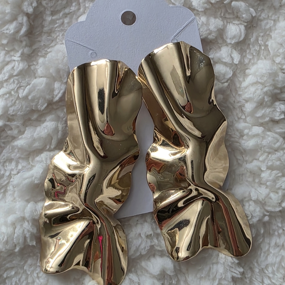 Gold Leaf-Shaped Statement Earrings - image 1